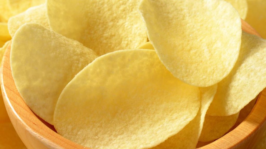 Fat Content Comparison: Pringles Vs Lays - TofuChops.com